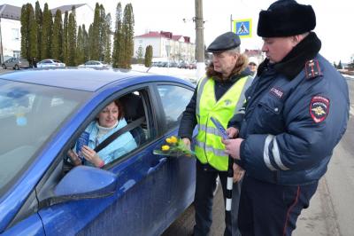 Цветы для местных автоледи